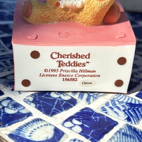 cherished Teddies Valentine bear resin - Picture 6 of 6